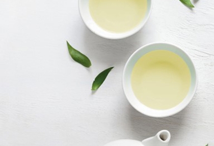 Why We Love White Teas 