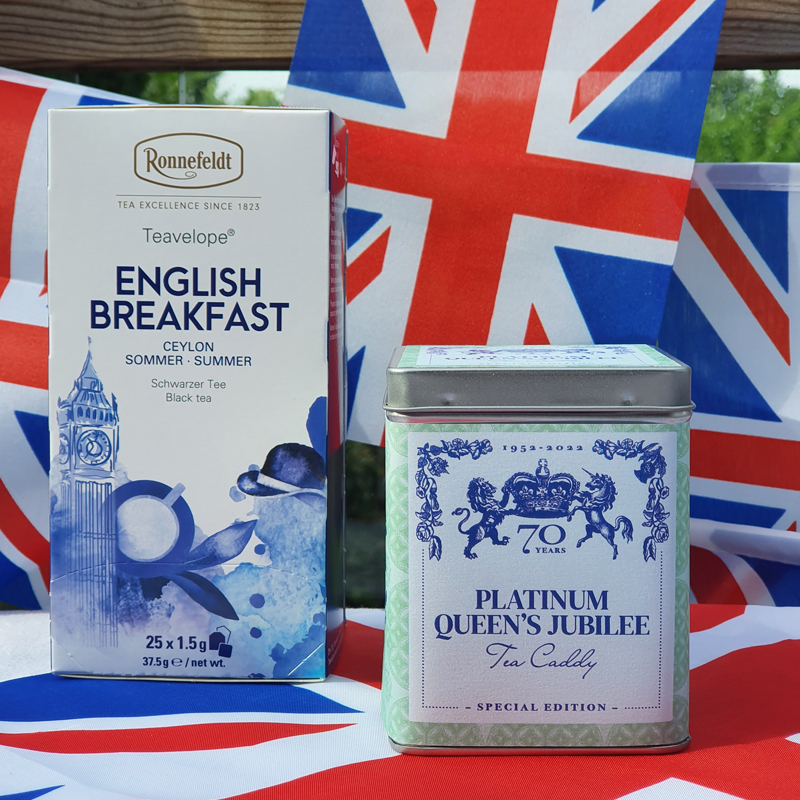 Queens Platinum Jubilee Tea Caddy with teabags