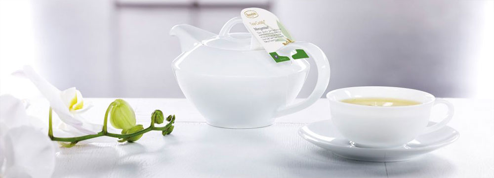 Ronnefeldt wholesale tea served in a teacup